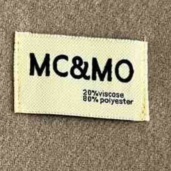 Brown Soft warm scarf is a mixture of polyester and viscose condition is new - Picture 3 of 5